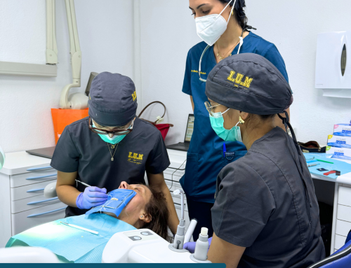 Dra. Maria Miletich – Carillas de Composite