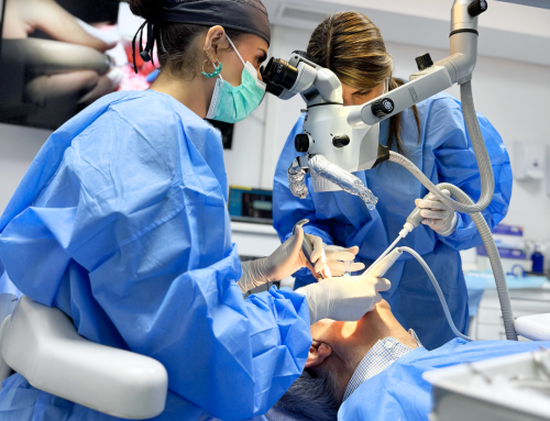 Residente Máster Endodoncia – Microcirugía Apical