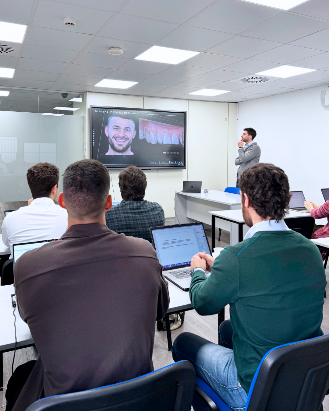 Dr. Ignacio Pedrinaci - Masterclass Alargamientos coronarios