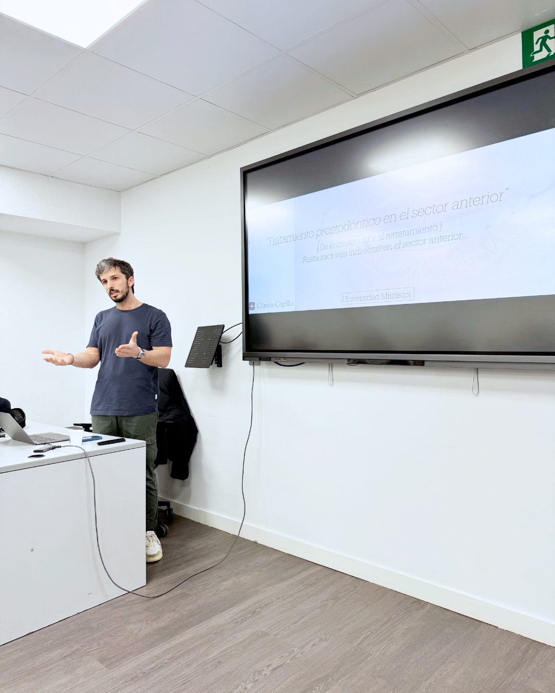 Dr. Eduardo Capilla - Tratamiento prostodóntico sector anterior