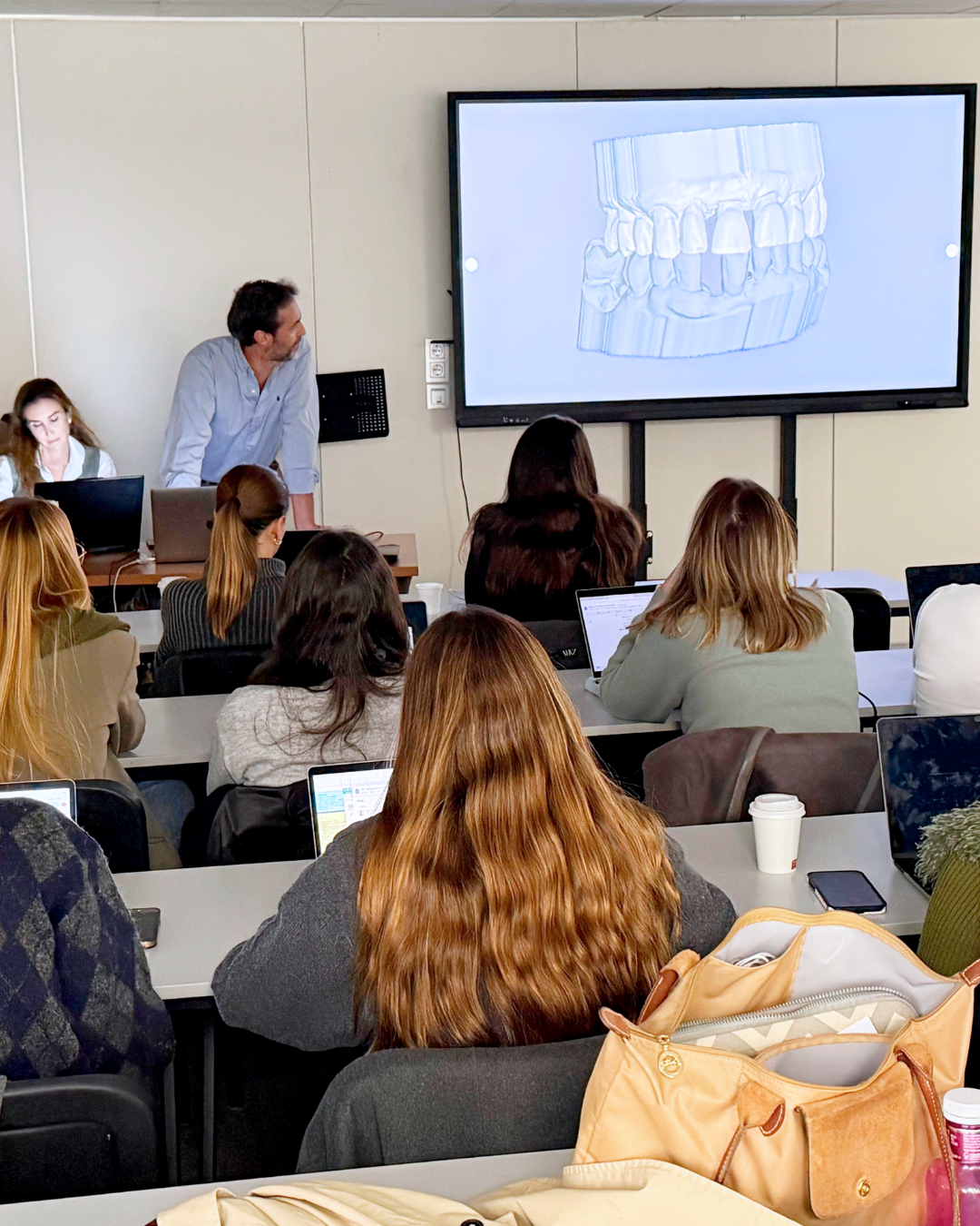 Dr. Lucas Charlén Dra. María Vilarrasa Masterclass Orto-Perio